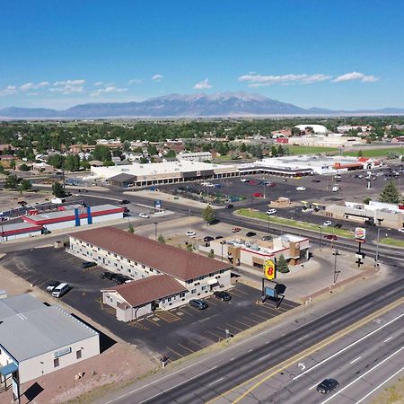 Super 8 By Wyndham Alamosa Motel Екстериор снимка