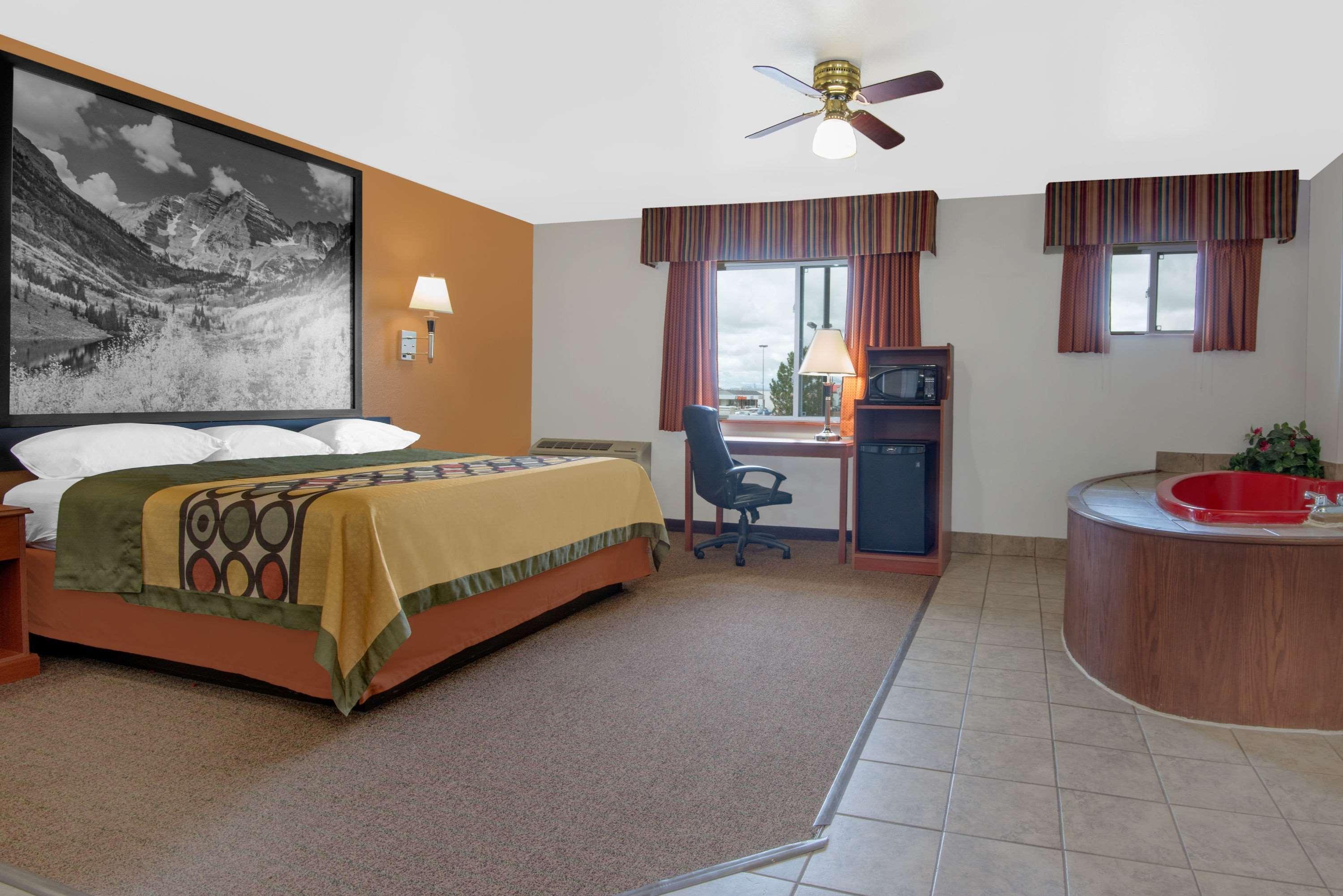 Super 8 By Wyndham Alamosa Motel Екстериор снимка