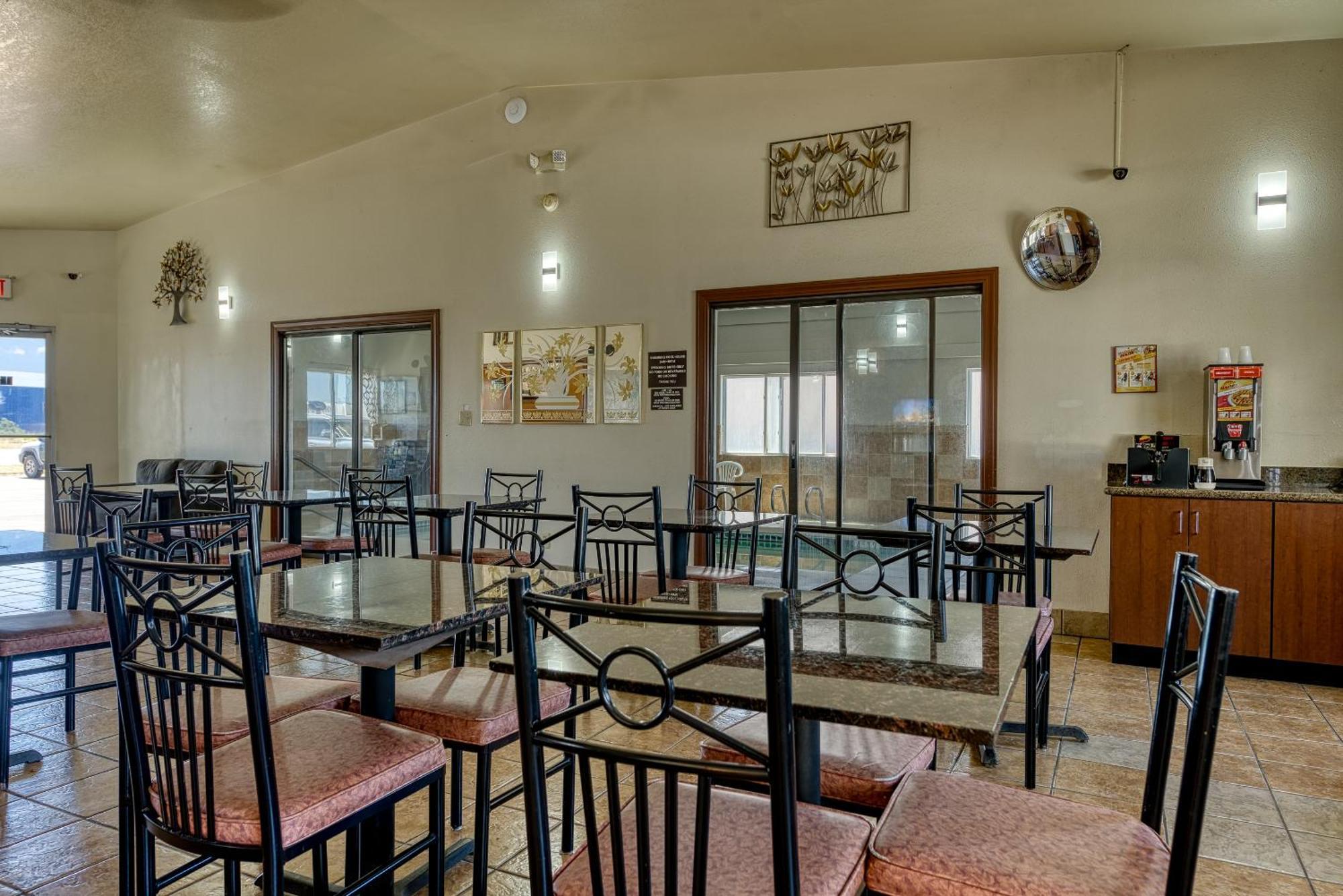 Super 8 By Wyndham Alamosa Motel Екстериор снимка