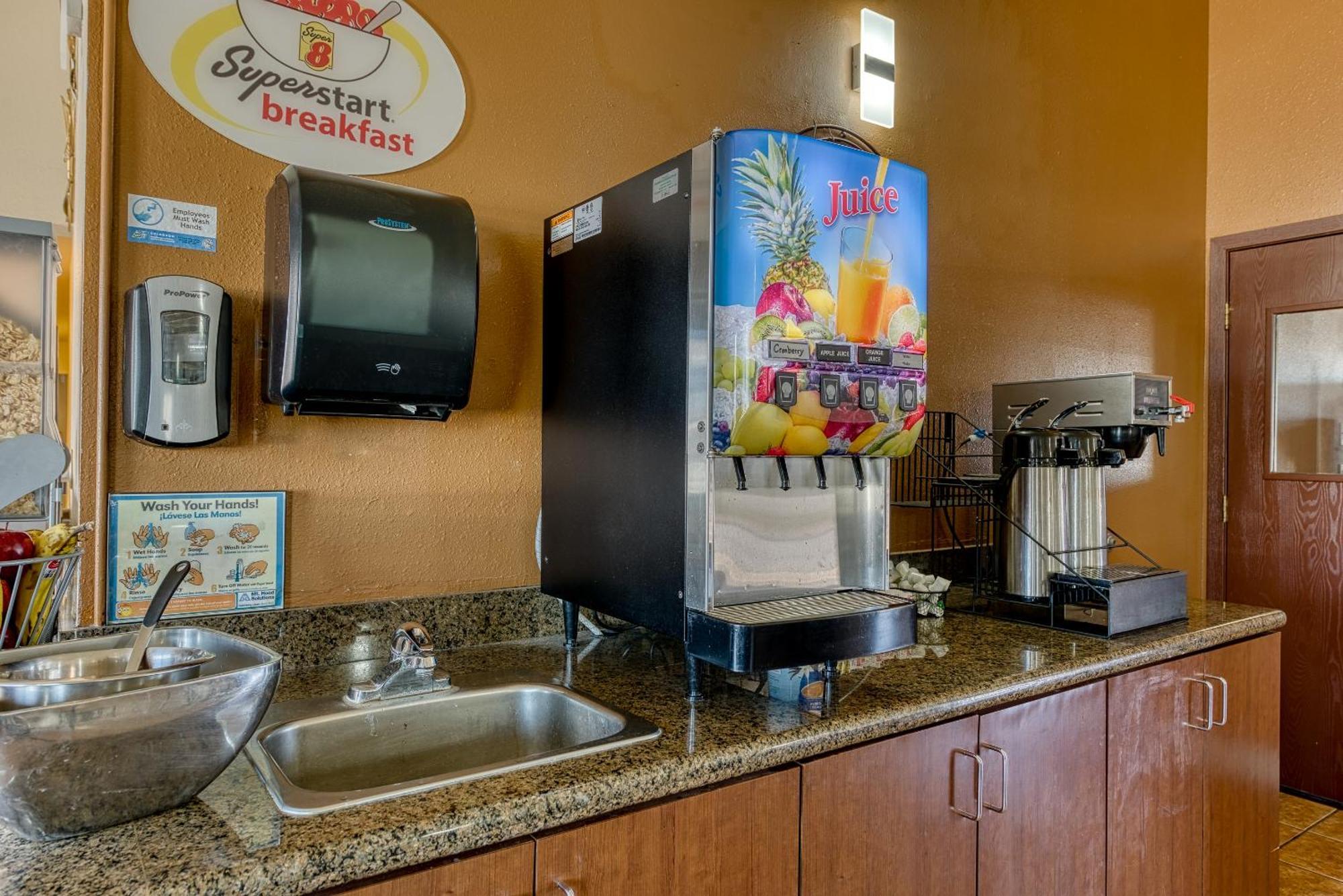 Super 8 By Wyndham Alamosa Motel Екстериор снимка