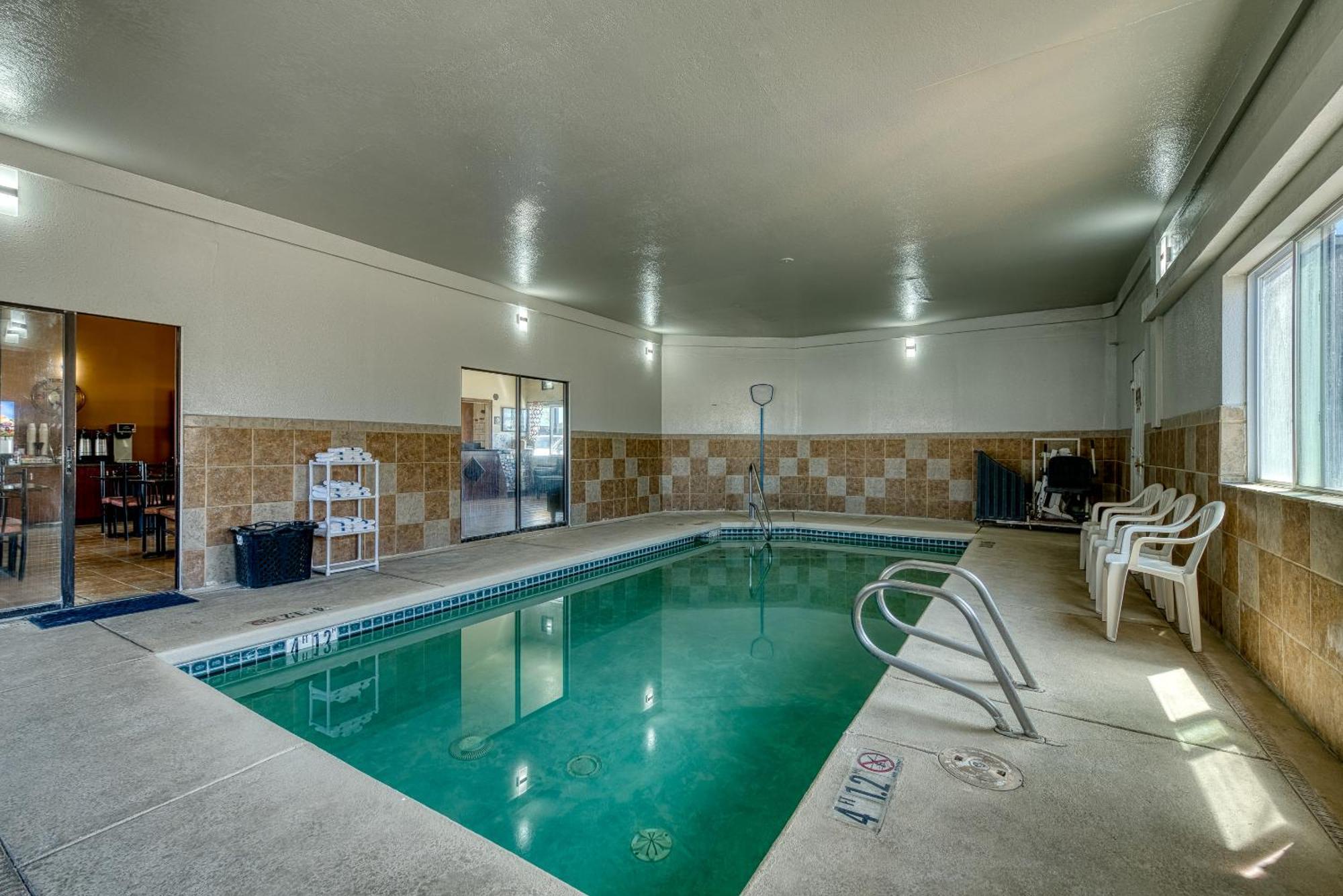 Super 8 By Wyndham Alamosa Motel Екстериор снимка