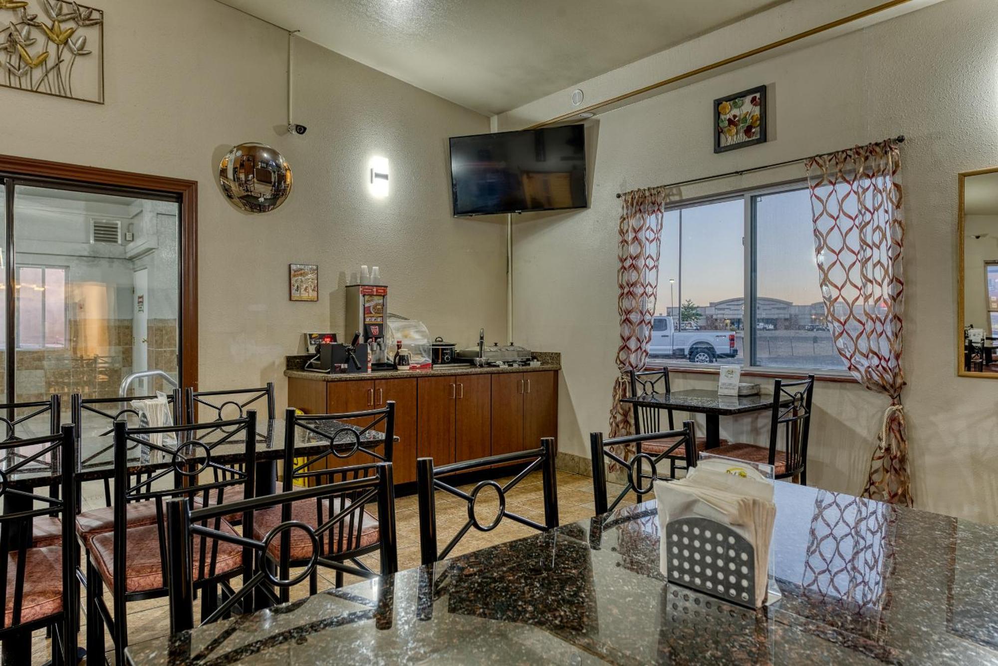 Super 8 By Wyndham Alamosa Motel Екстериор снимка