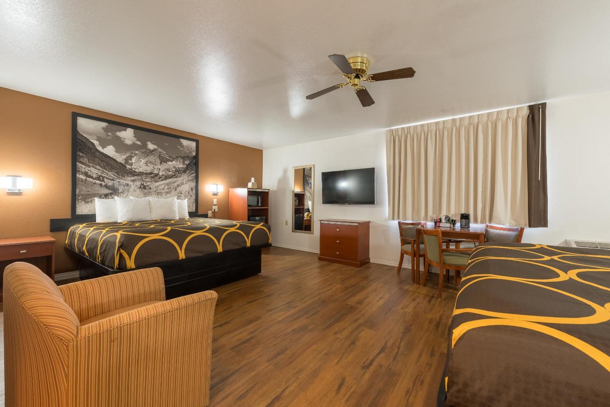 Super 8 By Wyndham Alamosa Motel Стая снимка