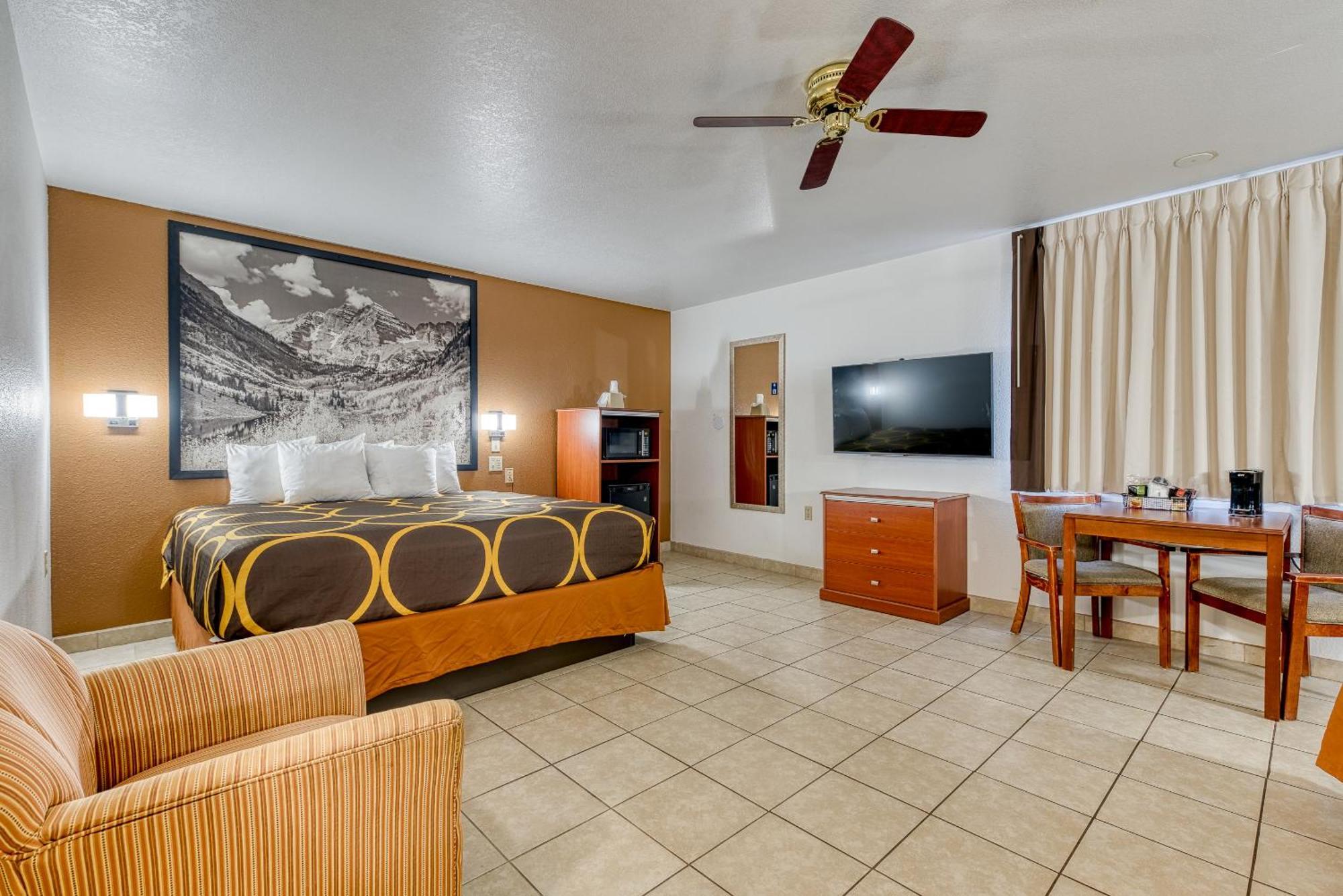 Super 8 By Wyndham Alamosa Motel Стая снимка