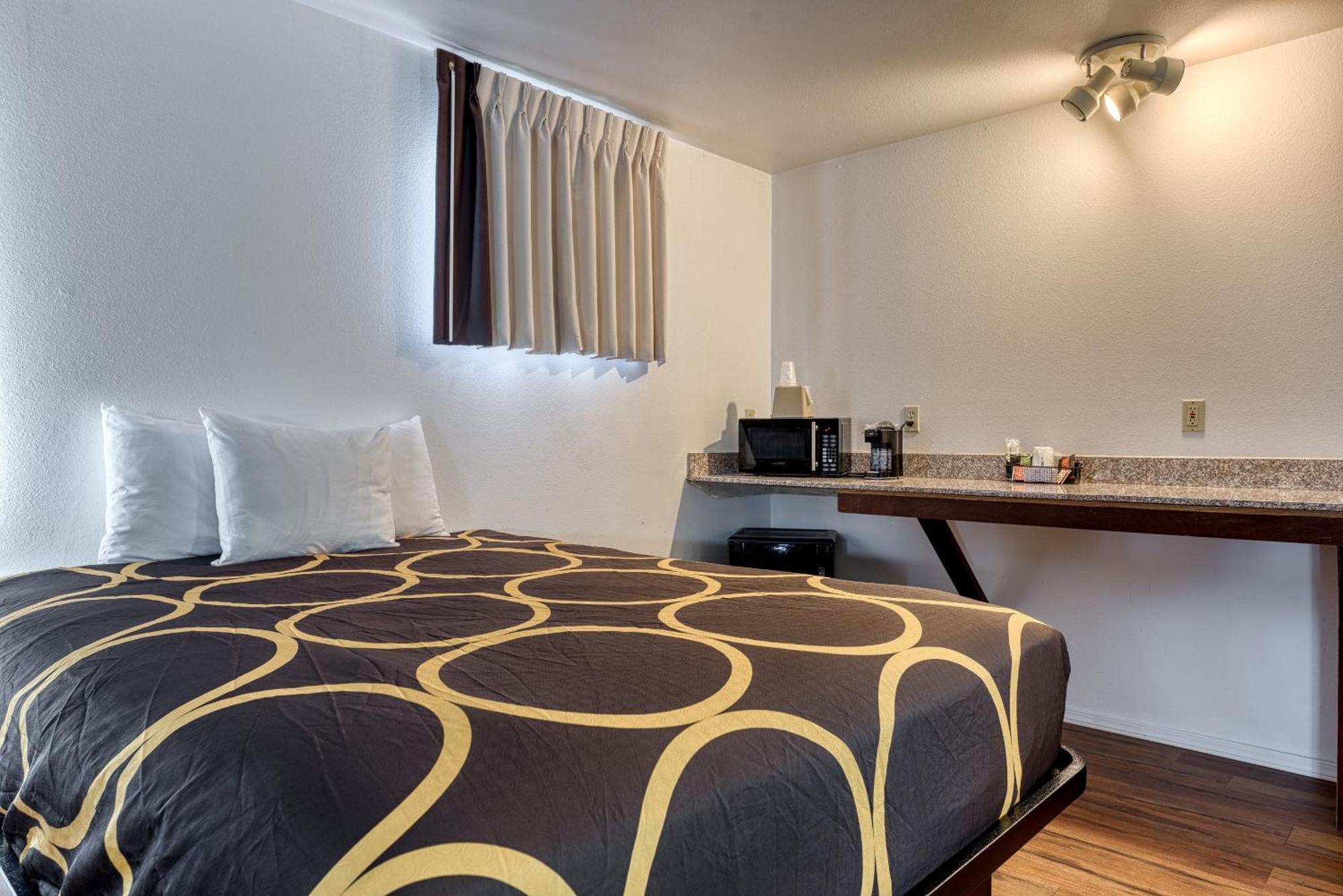 Super 8 By Wyndham Alamosa Motel Стая снимка