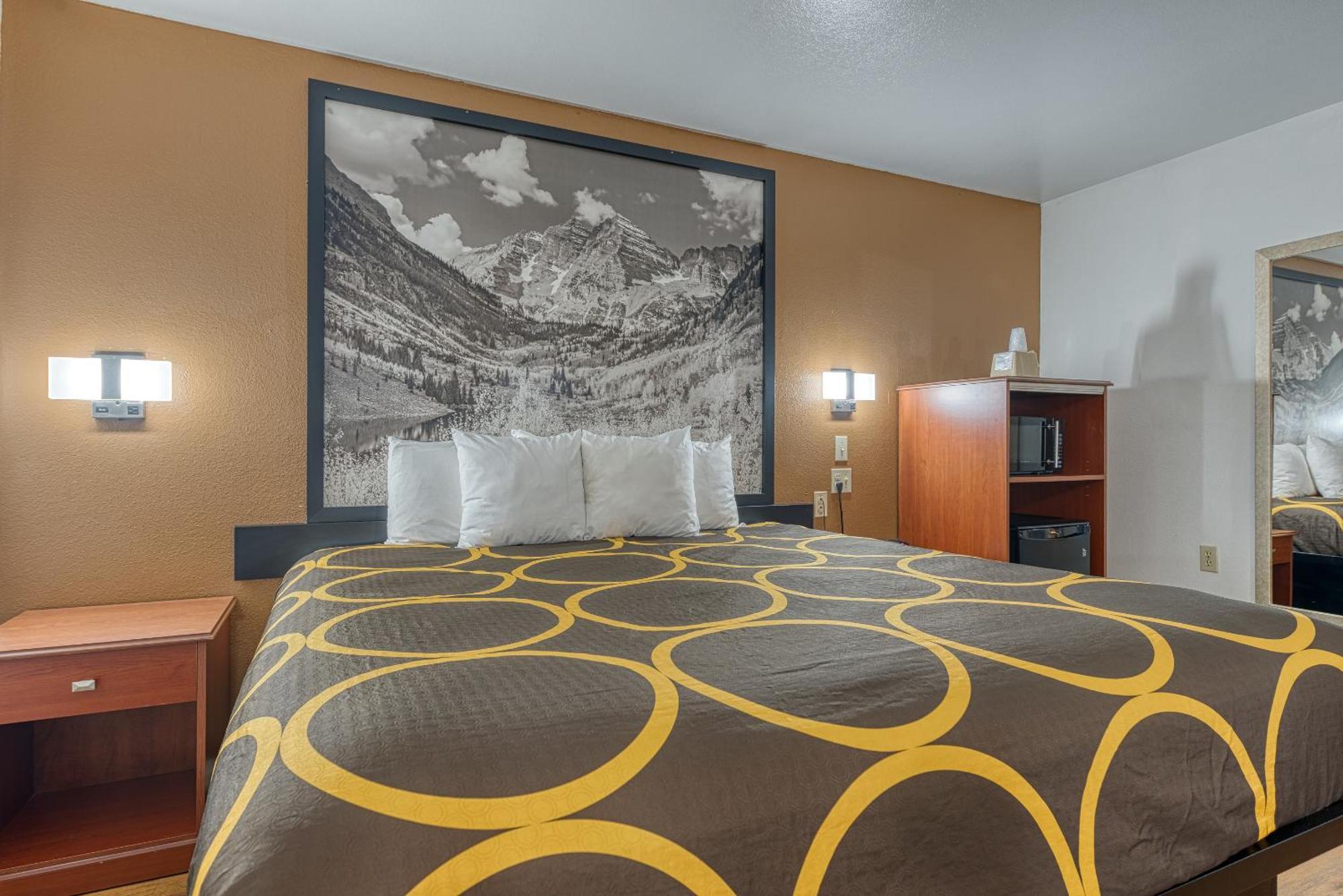 Super 8 By Wyndham Alamosa Motel Стая снимка
