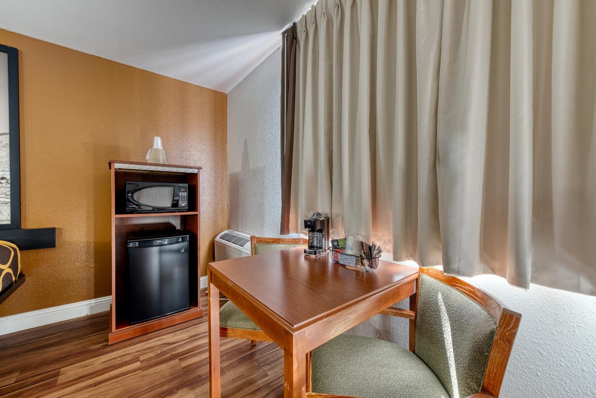Super 8 By Wyndham Alamosa Motel Стая снимка
