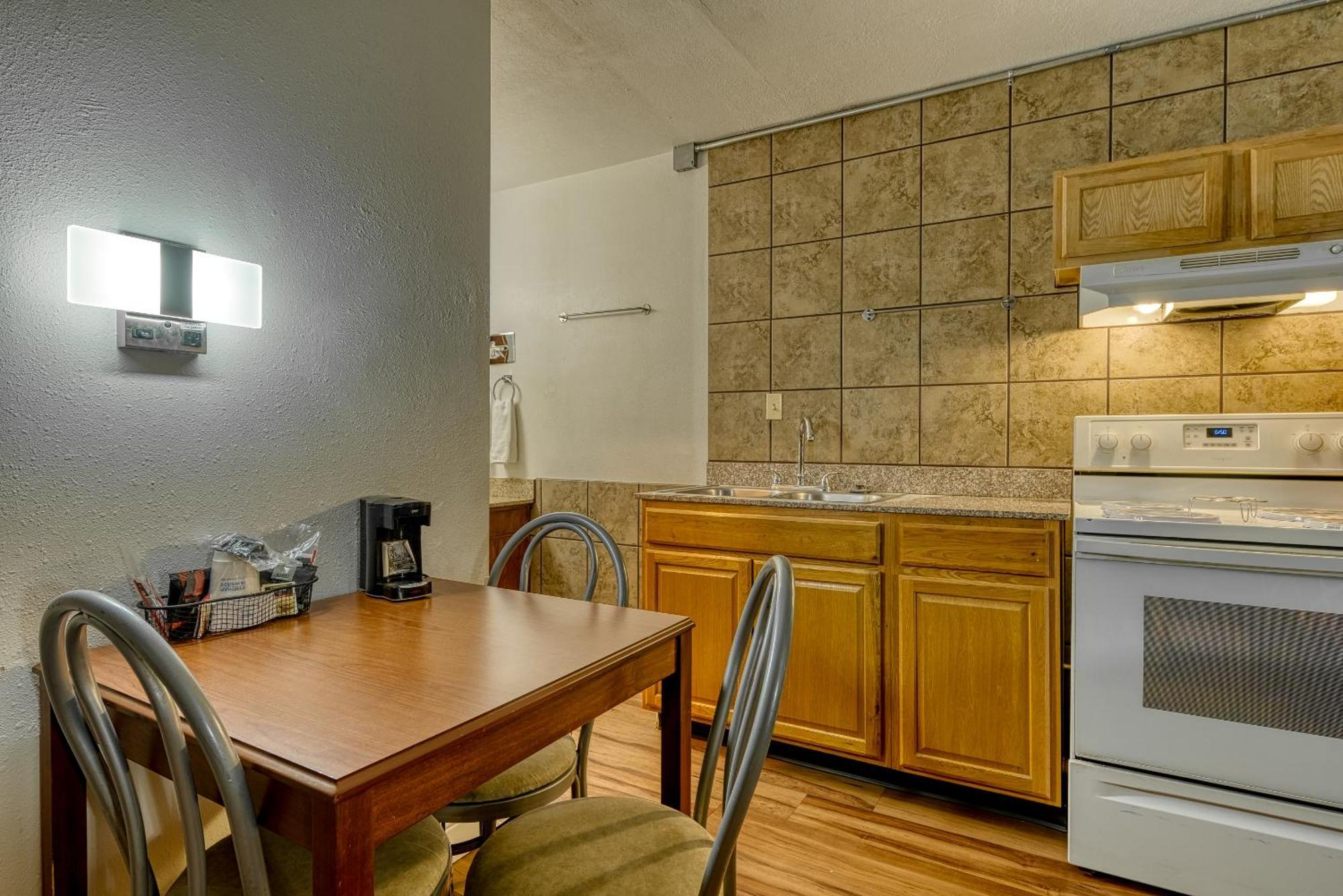 Super 8 By Wyndham Alamosa Motel Стая снимка