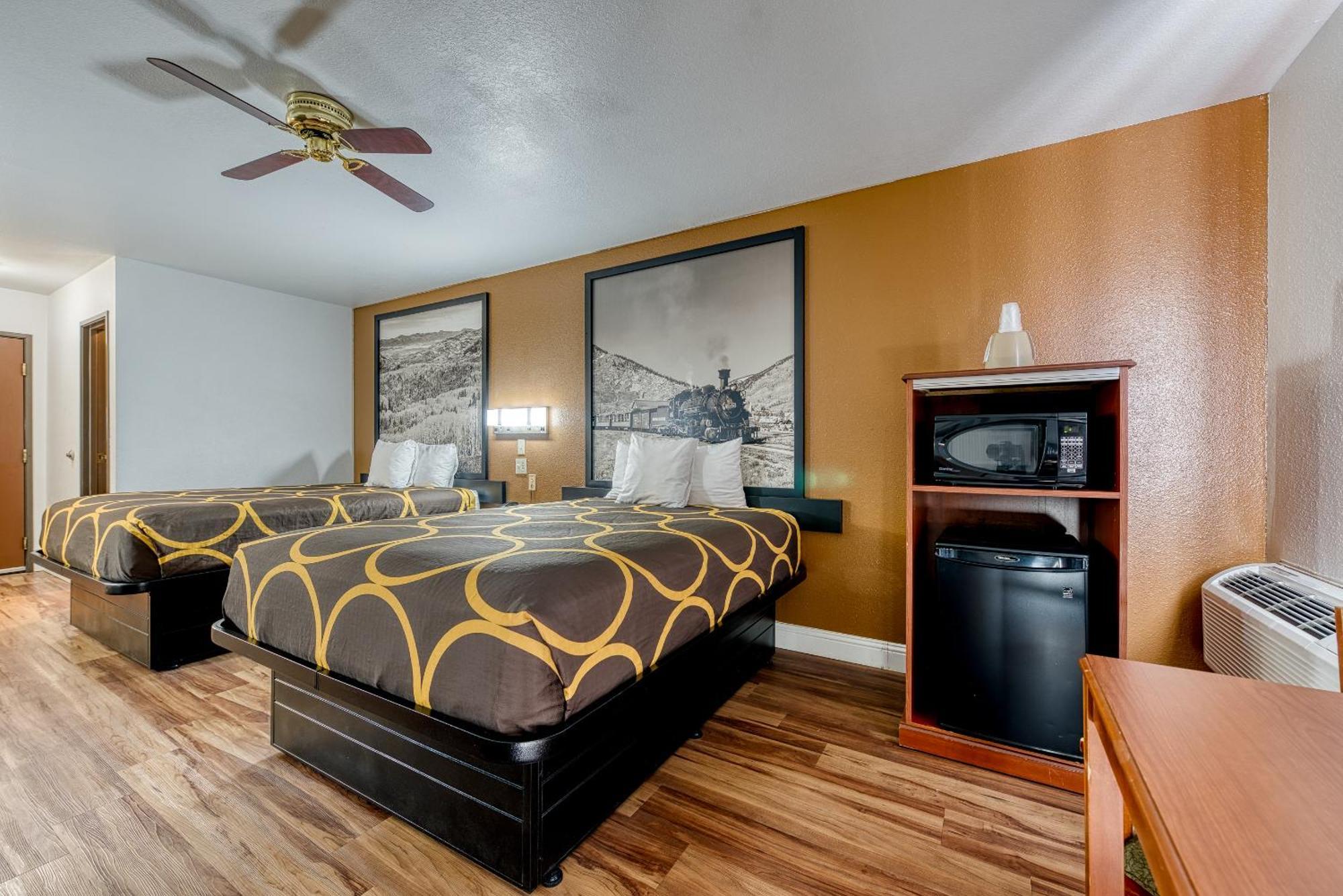 Super 8 By Wyndham Alamosa Motel Стая снимка